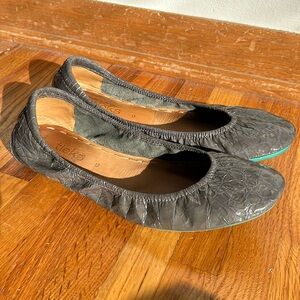 tieks gray patent croc
